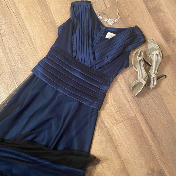 David’s Bridal Navy Blue Holiday Evening Gown - Picture 7 of 11